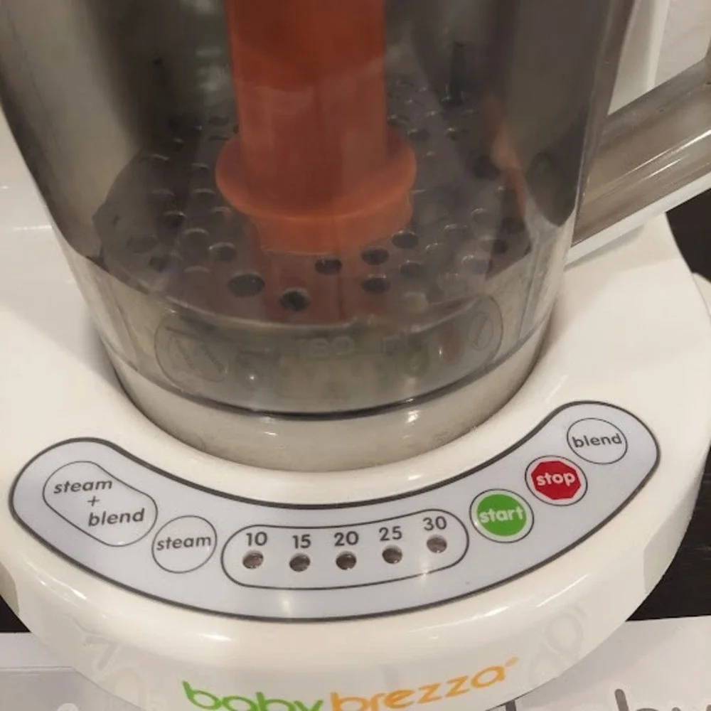 Baby Brezza One Step Baby Food Maker White Steamer‎ and Blender with Manuals